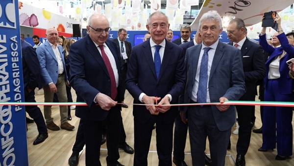 Vinitaly, Confcooperative, a 10 anni dalla ratifica dell’accordo CETA,   per i vini europei in... 