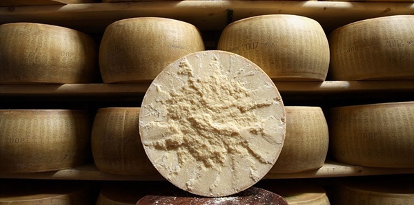2019: un anno record per valore alla produzione e per export del Parmigiano Reggiano.  Il... 